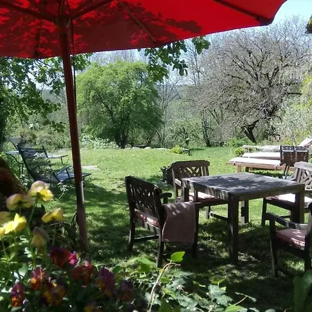 劳斯泰勒度假屋 *